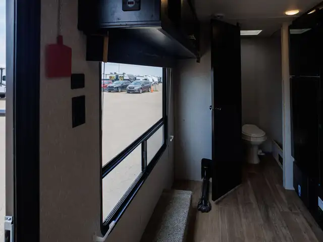 2022 Wolf Pup 16FQ in Travel Trailers & Campers in Edmonton - Image 11