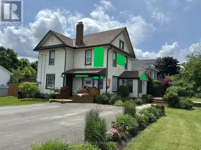 Perfect location, this 3+ bedroom home. Great condition with natural gas furnace & exquisite firepla...