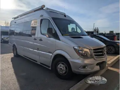 Whether you are planning a cross country trip, or using this Roadtrek model for your next tail gate...