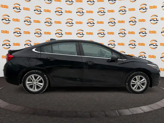2018 Chevrolet Cruze Low Kms H.seat B.cam R.start 1yr warranty in Cars & Trucks in Edmonton - Image 9