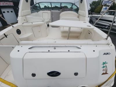 Make an offer! The 2001 Sea Ray 290 Sundancer is a versatile express cruiser that blends sporty perf...