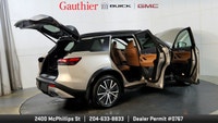 The 2025 INFINITI QX60 Autograph delivers unparalleled luxury as the top-tier trim of the three-row... (image 9)