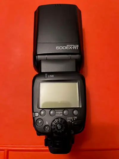 The Canon Speedlite 600EX-RT flash is like new. It was barely ever used and does not have a single m...