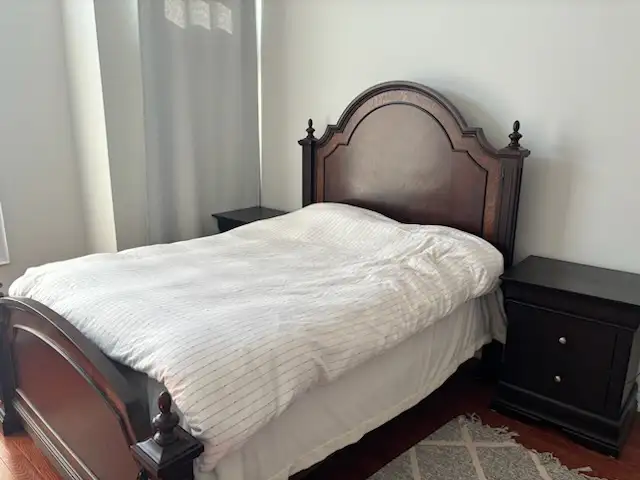 Vaughan Area Bathurst, A large  master room Rent