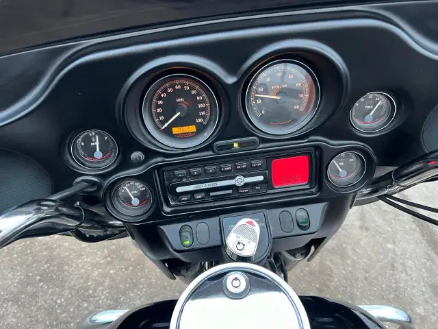 2005 Harley-Davidson FLHT ELECTRA, CAMS, TENSIONER, PYTHON PIPES in Street, Cruisers & Choppers in London - Image 13