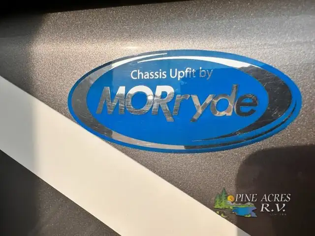 2022 Thor Motor Coach Challenger 35MQ only 6,310 Miles in RVs & Motorhomes in Moncton - Image 78