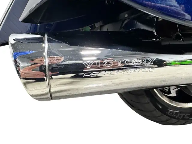 2011 Victory Motorcycles Cross Country **MATCHING TOUR PACK** ** in Sport Touring in Markham / York Region - Image 9