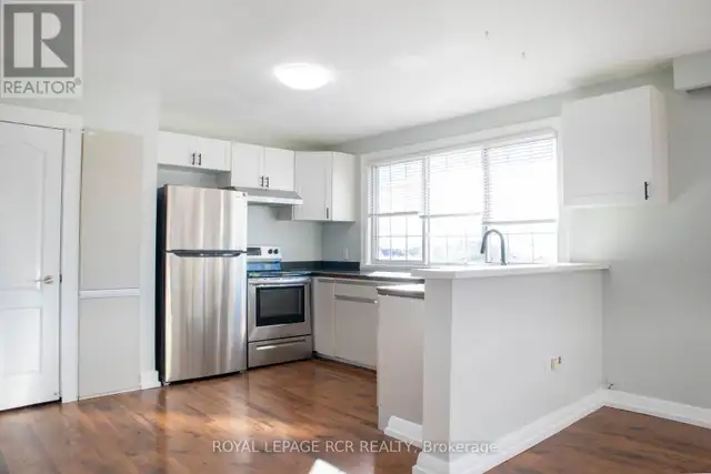 2 - 22 CENTRE STREET Bradford West Gwillimbury (Bradford), Ontar in Long Term Rentals in Markham / York Region - Image 8
