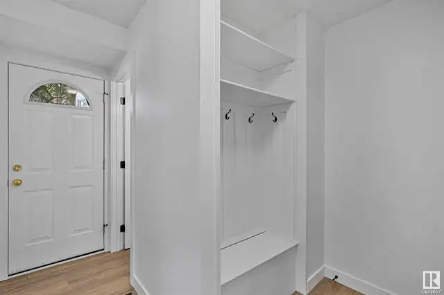 FULLY RENOVATED TOWNHOUSE - 416 HERMITAGE RD NW63008312205569123