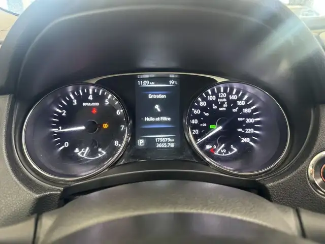 2016 Nissan Rogue FWD 4dr SV in Cars & Trucks in Longueuil / South Shore - Image 22