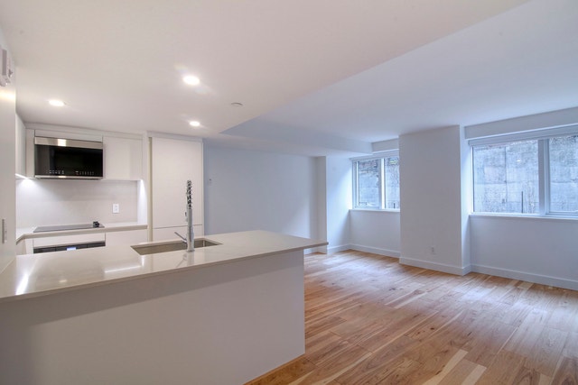 3460 Peel Street 3460 Peel Street — photo 1