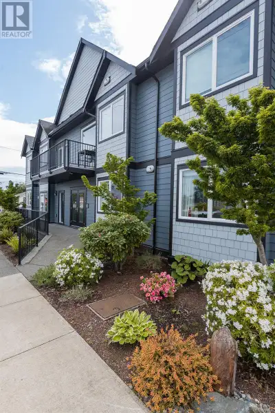 Your Coastal Lifestyle Awaits. This stylish, ground-level 2 bed, 2 bath condo was built in 2018 and...