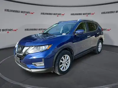 This Nissan Rogue has a powerful Gas 4cyl 2.5 L engine powering this Variable transmission. Power Dr...