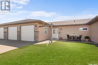 The Lynbrook Place condos are a great place to be...views of the golf course from your deck, low mai...