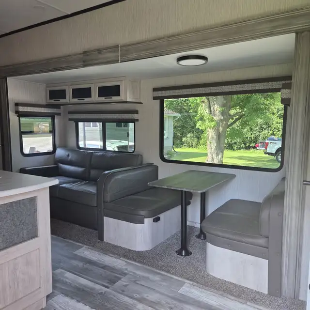 2023 SIERRA 3440BH-LUXURIOUS 2 BEDROOM LOFT,1.5 BATH,FINANCING! in Travel Trailers & Campers in Ottawa - Image 12