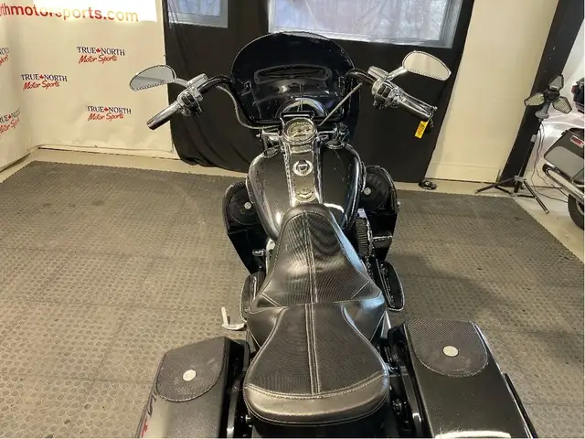 2013 Harley-Davidson CVO Road King 110TH ANNIVERSARY CVO/110 TWI in Street, Cruisers & Choppers in North Bay - Image 18