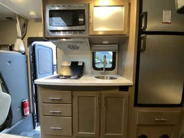2022 Adventurer LP Class C Adventurer 23RB in RVs & Motorhomes in Prince George - Image 32