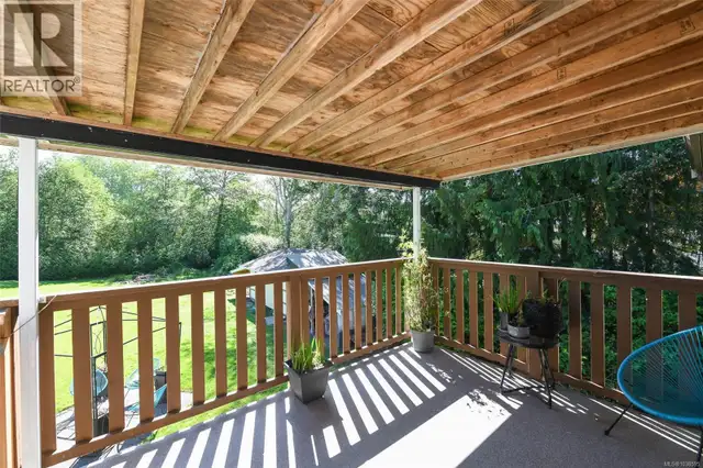1804 Little River Rd Comox, British Columbia in Houses for Sale in Comox / Courtenay / Cumberland - Image 9