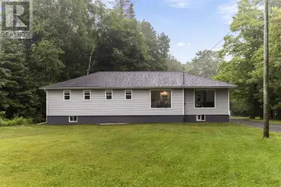 Escape the hustle of the city without sacrificing convenience! Welcome to 144 Landslide Road, a spac...