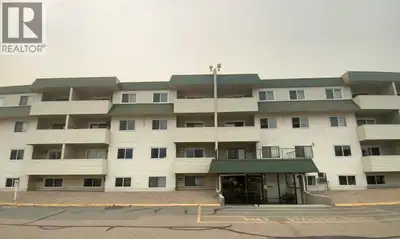Welcome to 150 Skaha Place, located at the south end of Penticton, across the street from Skaha Lake...