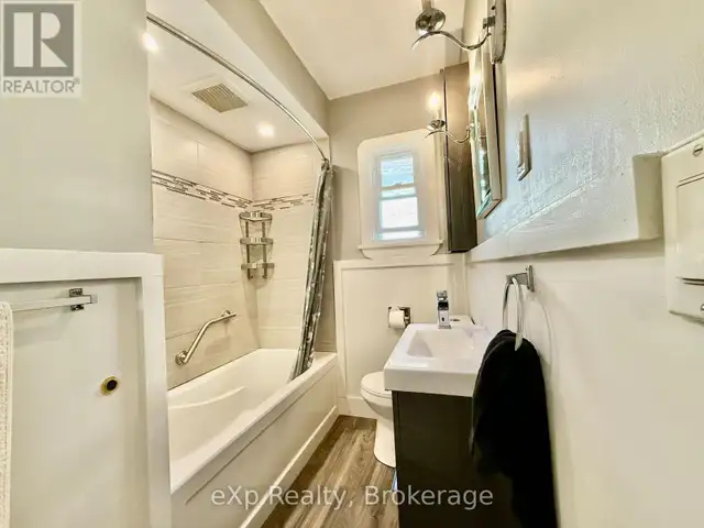 251 11TH AVENUE Hanover, Ontario in Houses for Sale in Owen Sound - Image 10