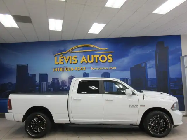 RAM 1500 2016 SPORT V8 5.7L HEMI CREW-CAB 6.4 FT 4X4 EXCELLENT CONDITION