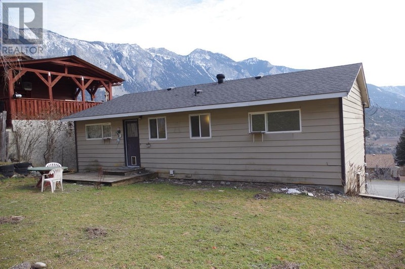 381 PANORAMA TERRACE Lillooet, British Columbia Houses for Sale