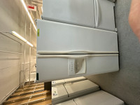 8859-Réfrigérateur frigidaire eau et de glace blanc porte cote à