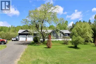 Welcome to the perfect blend of modern design, comfort, and versatility. Nestled on a picturesque pr...