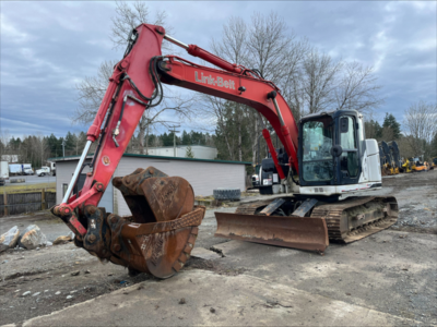 Hours: 7300 | Location: Nanaimo, BC, CA | Arms: Medium Arm; Attachments: Aux Hydraulics; Booms: Stan...