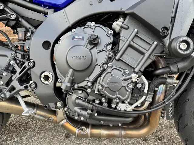 2024 Yamaha MT-10 **ONE OWNER** **RACEFIT PIPE** in Street, Cruisers & Choppers in Markham / York Region - Image 9