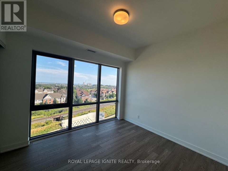 924 - 51 CLARINGTON BOULEVARD Clarington (Bowmanville), Ontario 5