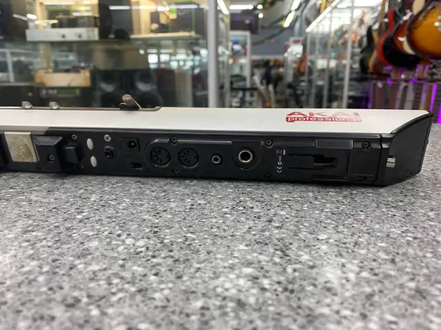 Akai EWI 4000s MIDI Wind Instrument in Woodwind in City of Toronto - Image 6