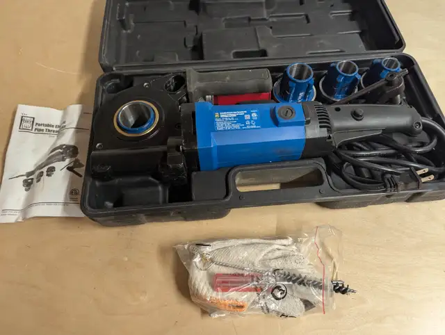 Electric pipe threader with 1/2", 3/4" & 1" heads. in Power Tools in Kitchener / Waterloo - Image 2