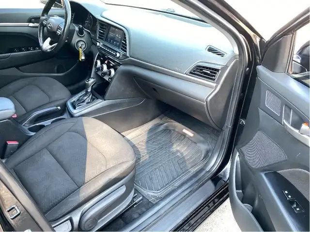 2020 Hyundai Elantra Preferred in Cars & Trucks in London - Image 11