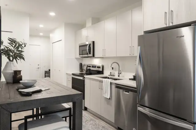 1 Bedroom Apartment for Rent - 717 Como Lake Avenue62864374762883124