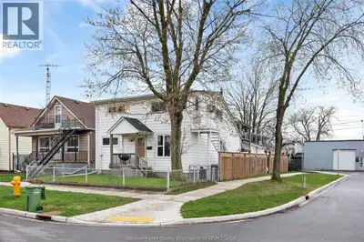 Incredible Investment Opportunity! High-income turn-key duplex with a high probability for a legal t...