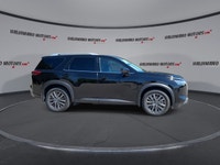 // ACCIDENT FREE!! // Meet the 2024 Nissan Pathfinder SL 4WD, a well-equipped used SUV built for bus... (image 8)
