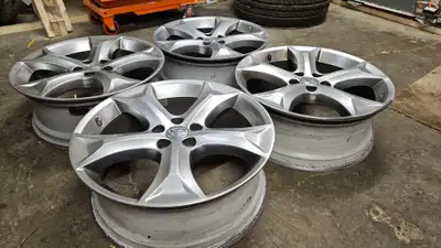 Condition Used - Fair We are selling a full set of Rims from a 2011 TOYOTA VENZA. SIZE: 20X7.5 Bolt...