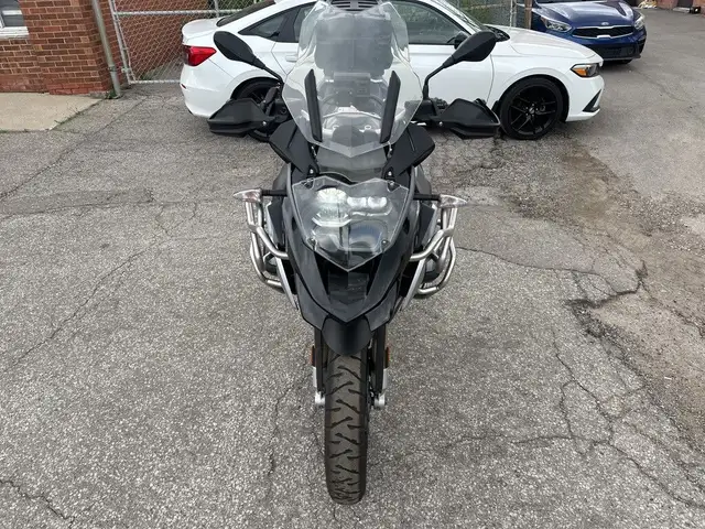 2015 BMW R1200GS ~ BMW R1200GS ~ HTD GRIPS ~ ADJUSTABLE SUSPENSI in Street, Cruisers & Choppers in City of Toronto - Image 8