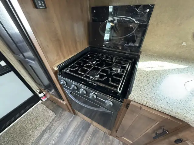 2019 ,Outdoors RV,Timber Ridge 24RKS in Travel Trailers & Campers in Kamloops - Image 16