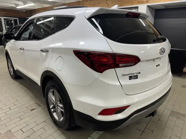 2017 Hyundai Santa Fe Sport AWD 4dr 2.4L Premium in Cars & Trucks in Longueuil / South Shore - Image 4