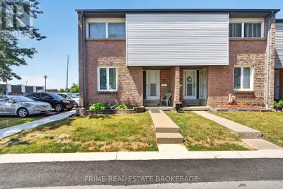 Welcome home to your beautifully renovated corner unit at 500 Osgoode Drive. Pride of ownership is e...