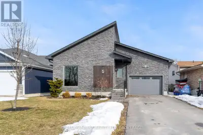 Beautiful 4-bedroom home on a quiet cul-de-sac in the charming lakeside town of Port Colborne, just...