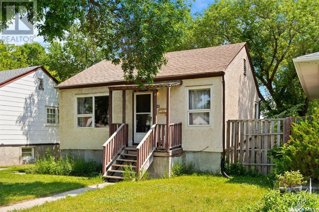 1649 Garnet STREET Regina, Saskatchewan in Houses for Sale in Regina