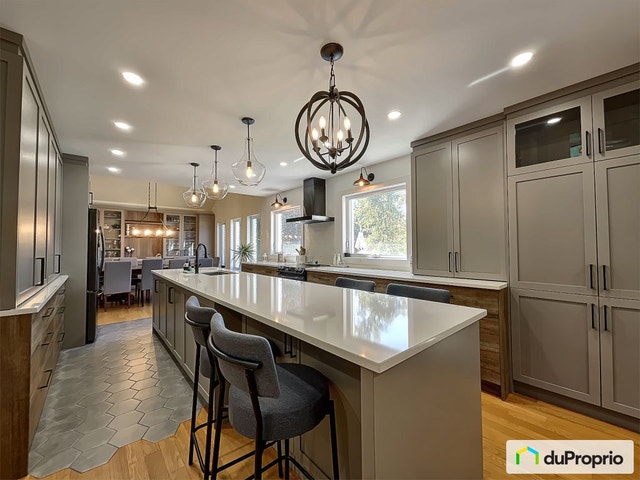 $750,000 - 2 Storey for sale in Godmanchester — photo 1