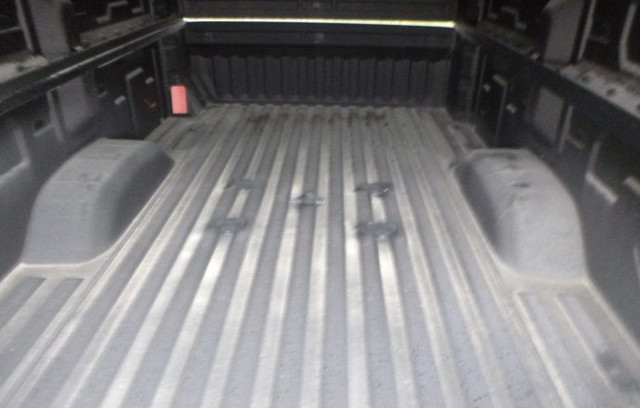 2020 - 2025 GMC Sierra HD 2500/3500 SRW 8' White Take off Truck in Auto Body Parts in Kitchener / Waterloo - Image 2