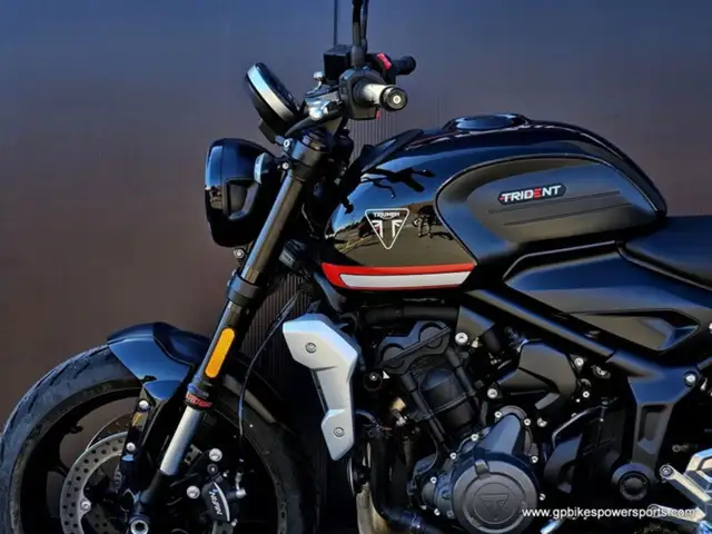 2024 Triumph Trident 660 Sapphire Black in Street, Cruisers & Choppers in Oshawa / Durham Region - Image 18