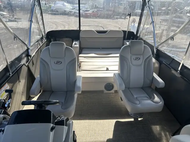 2018 Princecraft QUORUM 25RL in Powerboats & Motorboats in Québec City - Image 12
