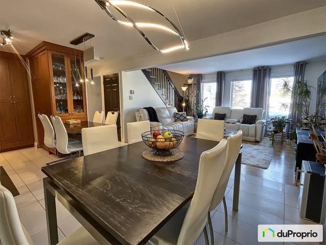 $563,500 - 1 1/2 Storey for sale in Chicoutimi (Chicoutimi) — photo 1